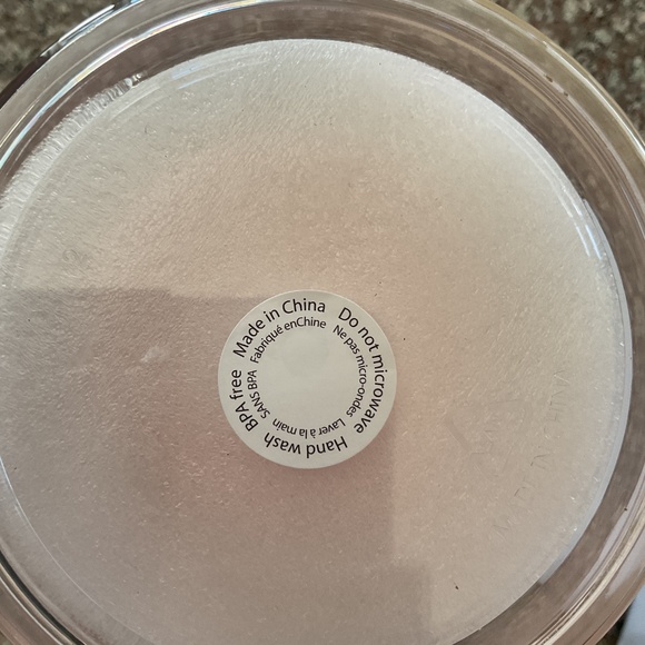 Kate Spade Lemon design Pitcher 58 oz and set of 2 cups 12 oz NIB - Picture 7 of 7